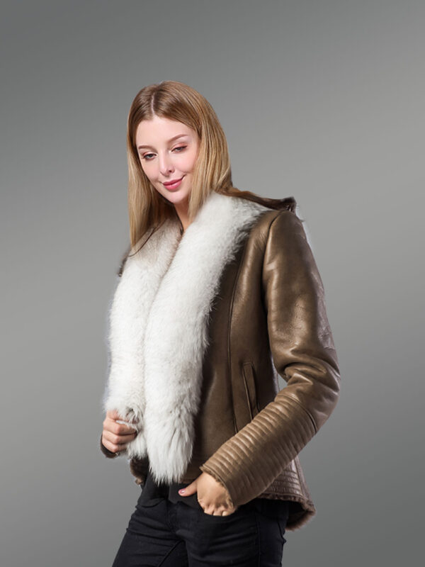 Alabama Brown Shearling with Fox Trims Creates Stunning Aesthetic Appeal - Image 2