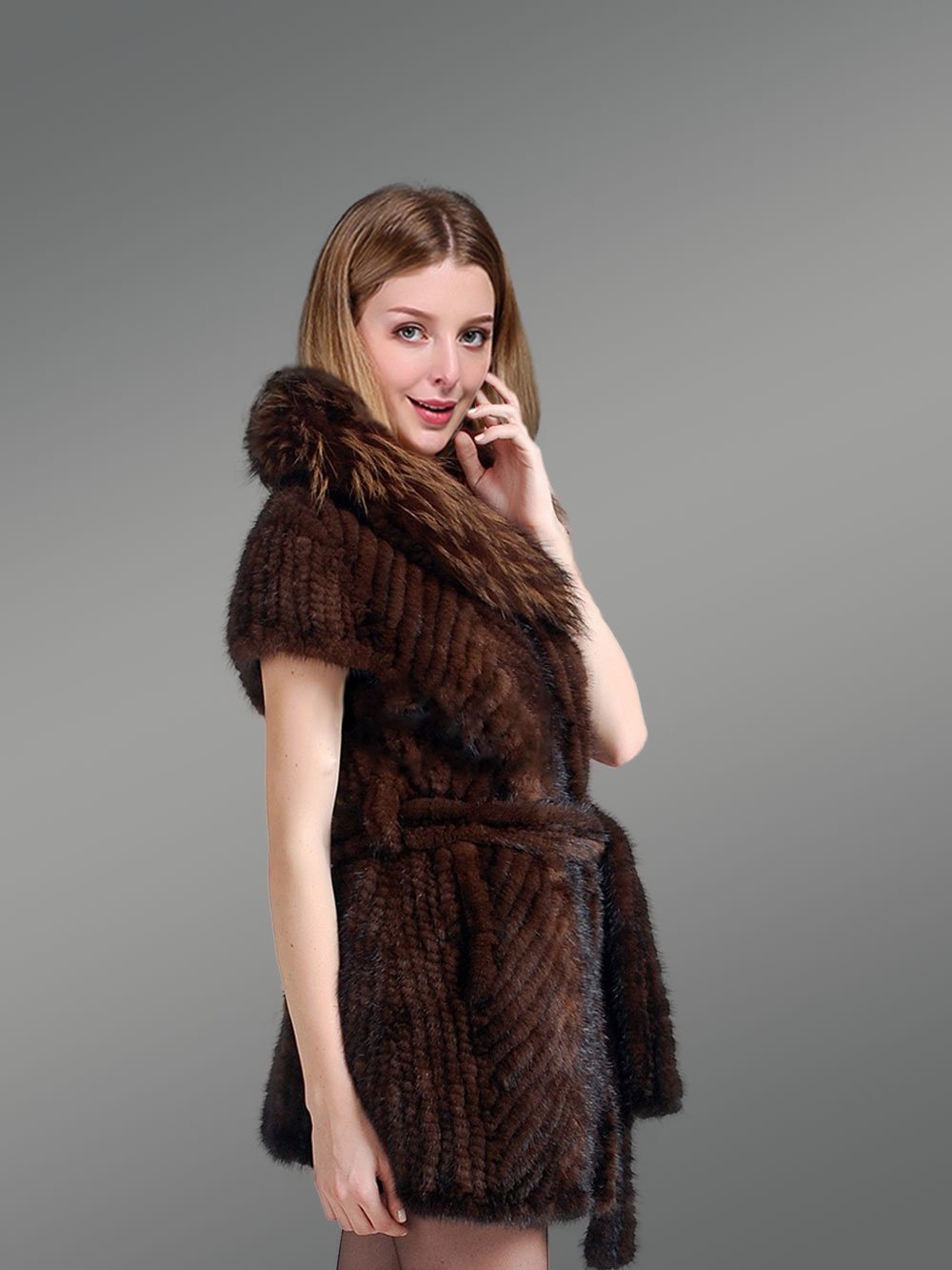 Knitted Jacket of Mink Fur with Raccoon Fur Collar for Elegant Women - Image 4