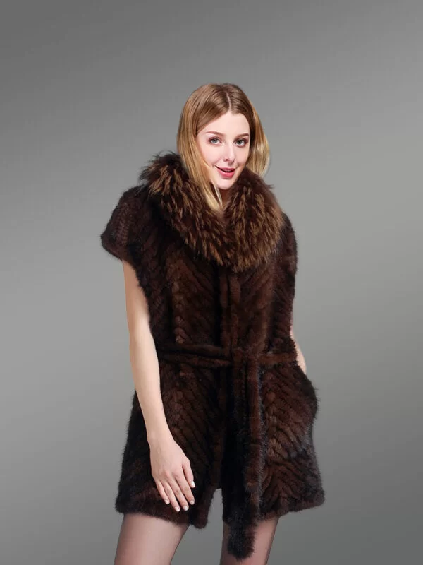 Knitted Jacket of Mink Fur with Raccoon Fur Collar for Elegant Women