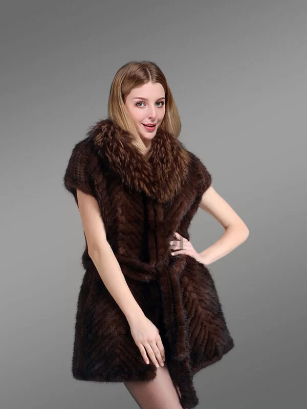 Knitted Jacket of Mink Fur with Raccoon Fur Collar for Elegant Women - Image 2