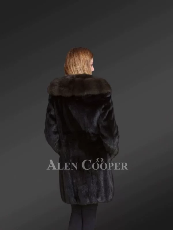 Mink Fur Coat with Fox Fur Collar and Lapel - Image 4