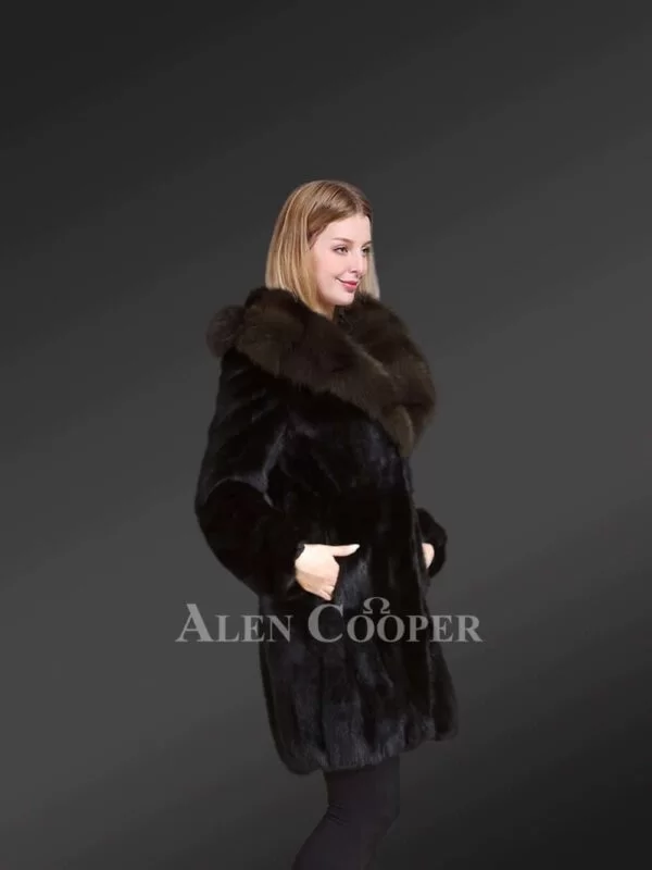 Mink Fur Coat with Fox Fur Collar and Lapel - Image 2