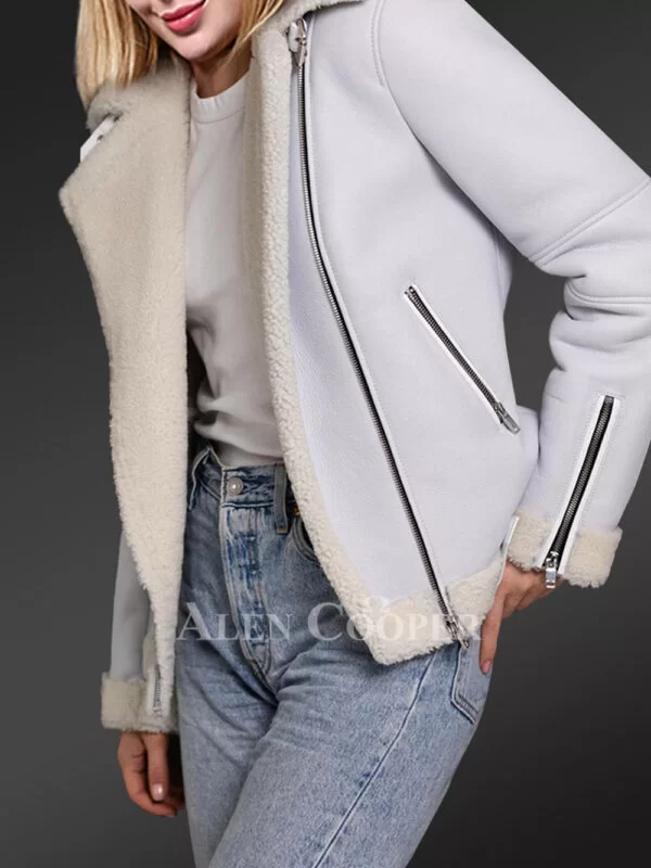Sheepskin Shearling Jacket for Women with White Fur Detailing - Image 3