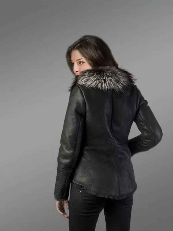 Short Sheepskin Jacket with Fox Fur Frontline Upgrades Your Winter Wardrobe - Image 2