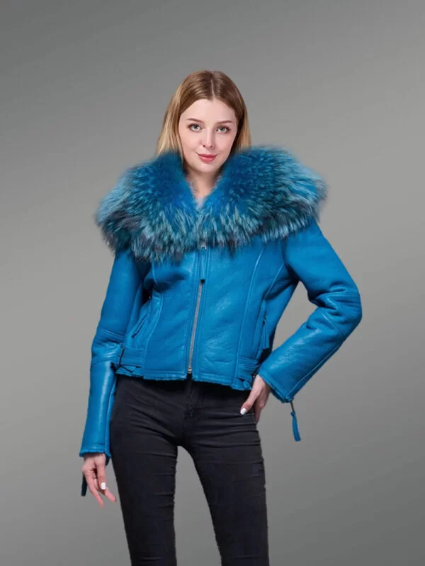 Short blue shearling jacket for women - Image 3