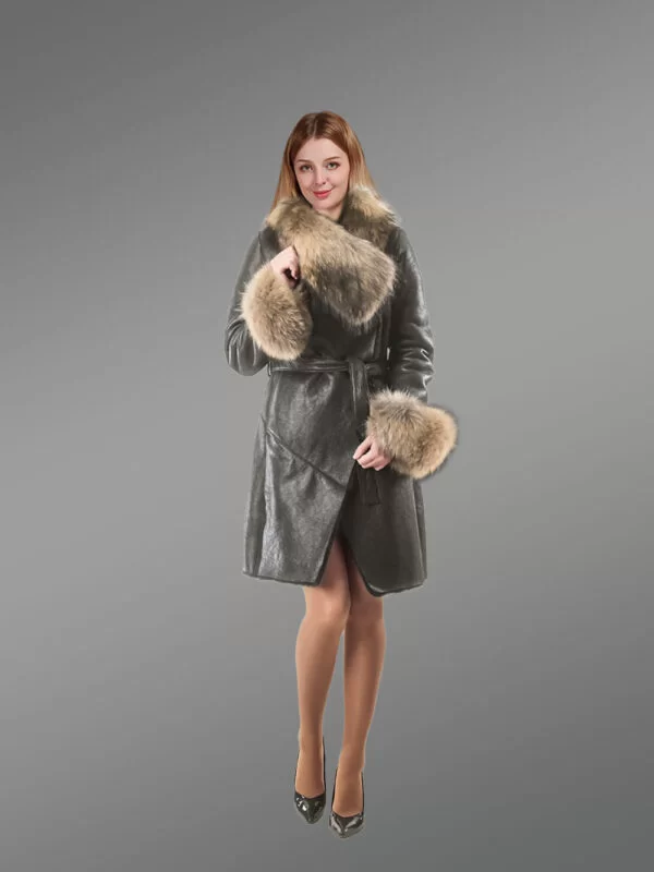 Women Fox Fur Coat in Black (1)