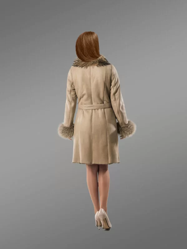 Women Fox Fur Coat in Grey - Image 2
