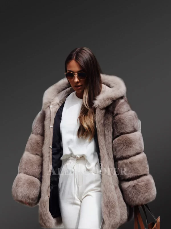 Women’s Stylish and Warm Oversized Paragraph Real Fox Fur Coat with Hood