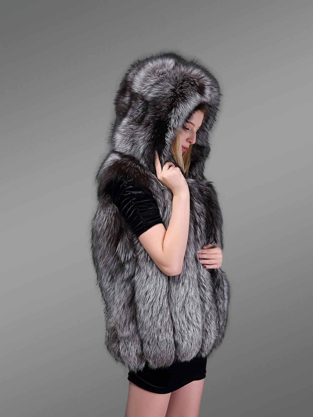 Women’s super warm classic real fox fur hooded waistcoat