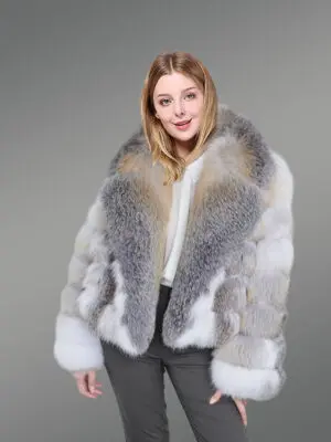 Women’s Short Fox Fur Coat with Shawl Collar and Frontline