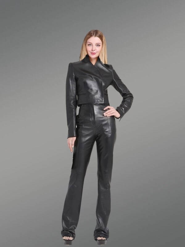 Stylish Leather Pants That Enhance a Woman’s Silhouette