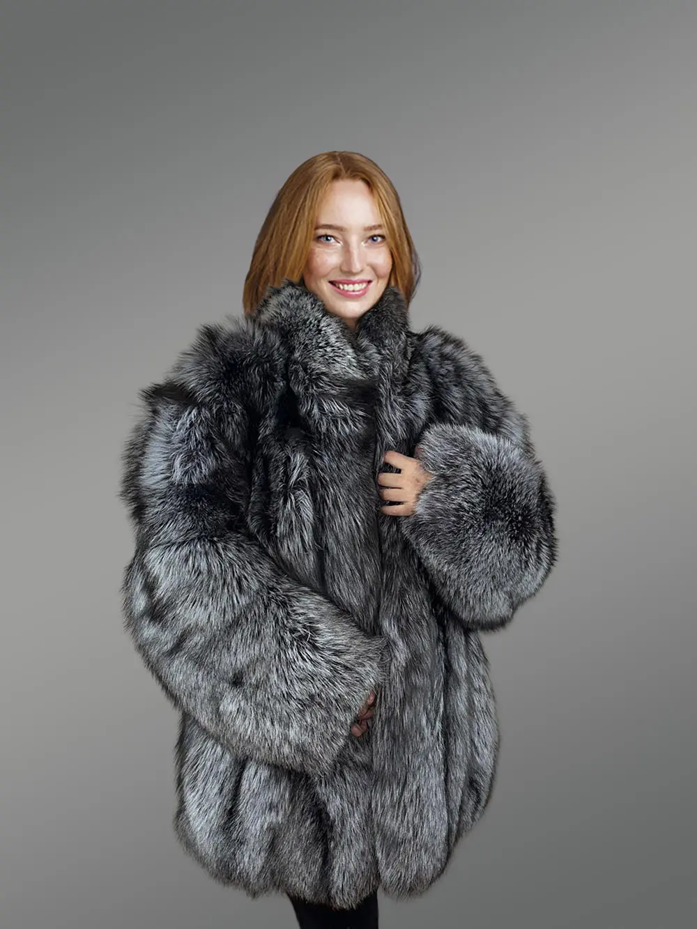 Mid Length Fox Fur Stroller – Stylizing Transcendent Comfort for Women - Image 4