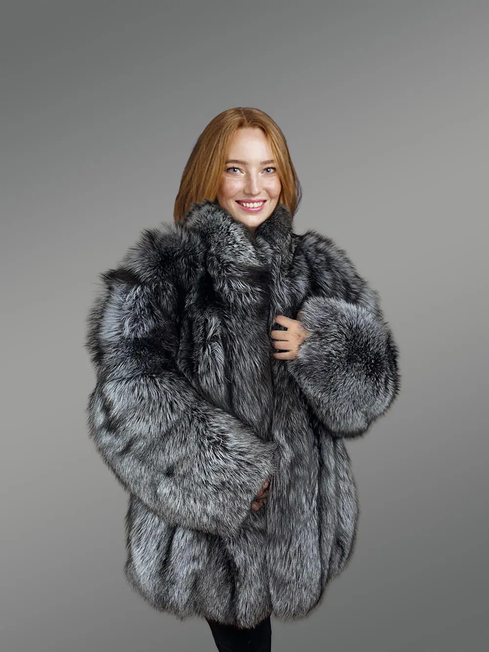 Mid Length Fox Fur Stroller – Stylizing Transcendent Comfort for Women - Image 5