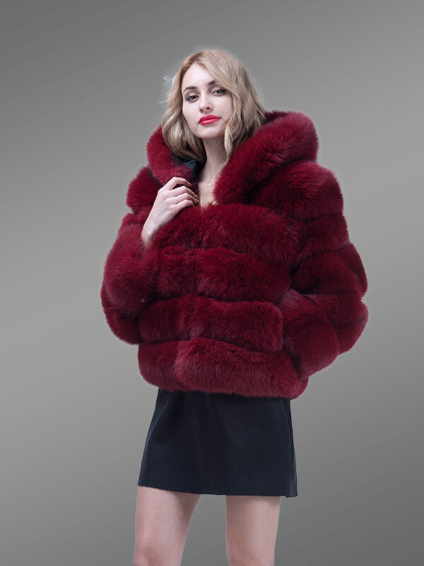 Fox Fur Paragraph Winter Coat Glamorizing Women in Thermal Opulence - Image 2