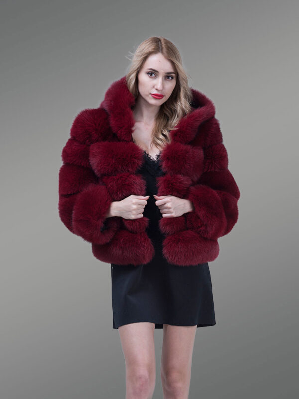 Fox Fur Paragraph Winter Coat Glamorizing Women in Thermal Opulence - Image 3