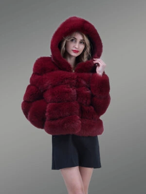 Fox Fur Paragraph Winter Coat Glamorizing Women in Thermal Opulence
